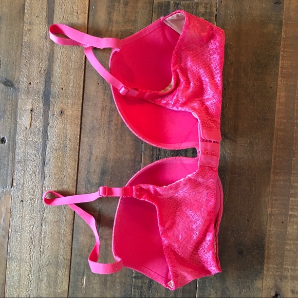 Victoria’s Secret Bra - Picture 2 of 3